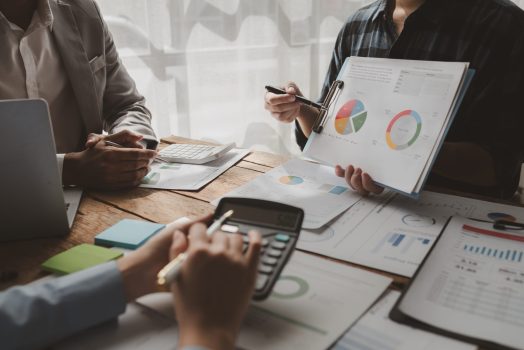 Regla 8: Los ingresos variables requieren gastos controlados
